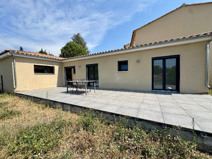 MAISON DE PLAIN-PIED AVEC TERRASSE - MALAUCENE - image n°1