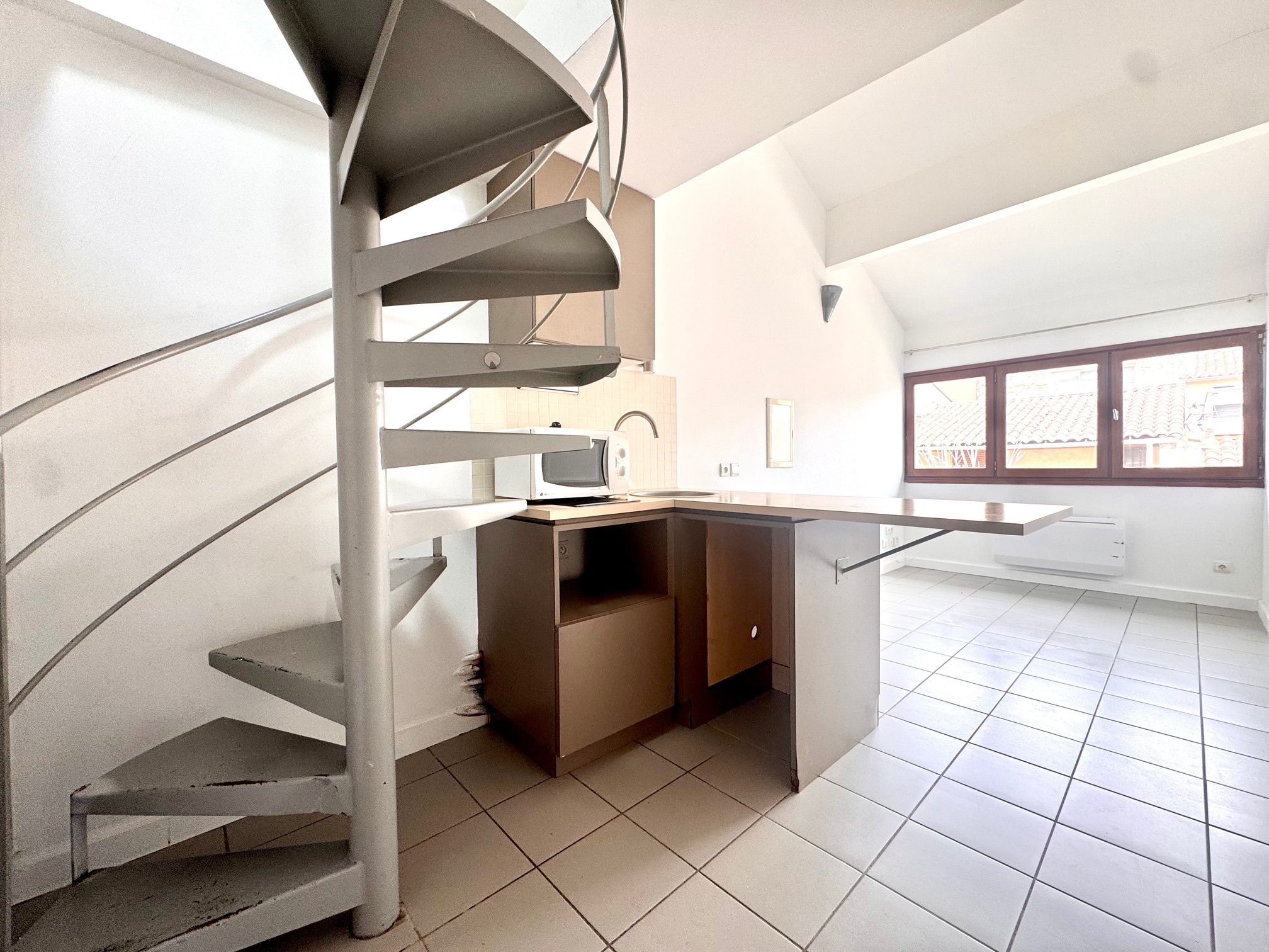 VAISON CENTRE - APPARTEMENT T2 27.8 M2 EN DUPLEX
