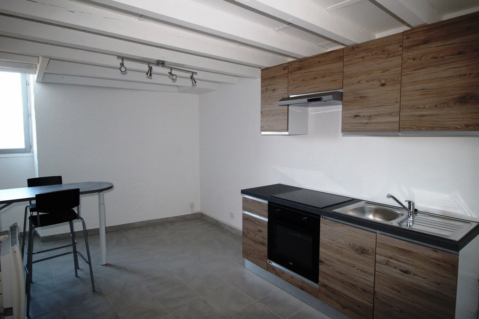 VAISON CENTRE - DUPLEX T3 REFAIT A NEUF