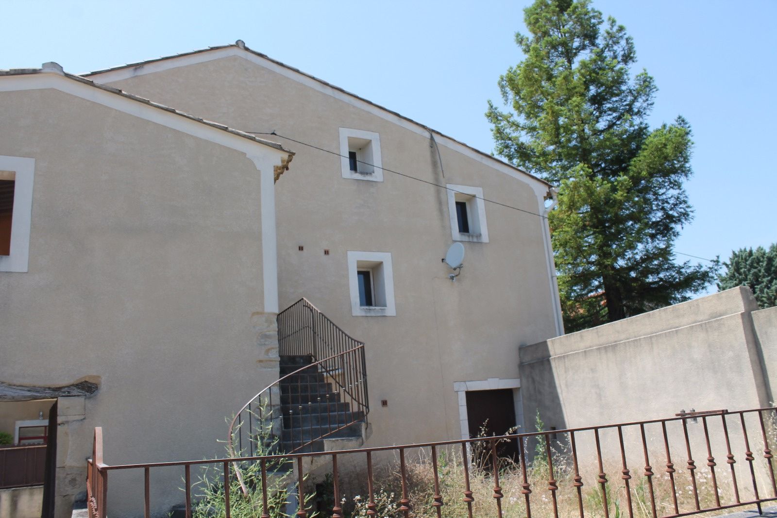 APPARTEMENT DUPLEX PROCHE CENTRE VAISON AVEC EXTERIEUR