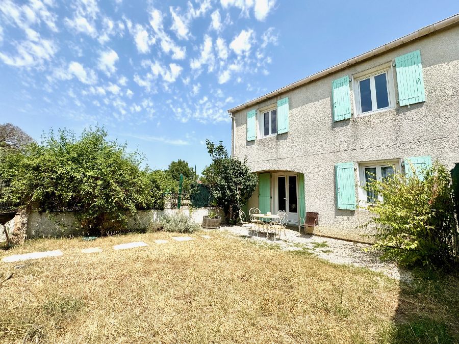 VILLA AVEC JARDIN PROCHE CENTRE DE VAISON LA ROMAINE