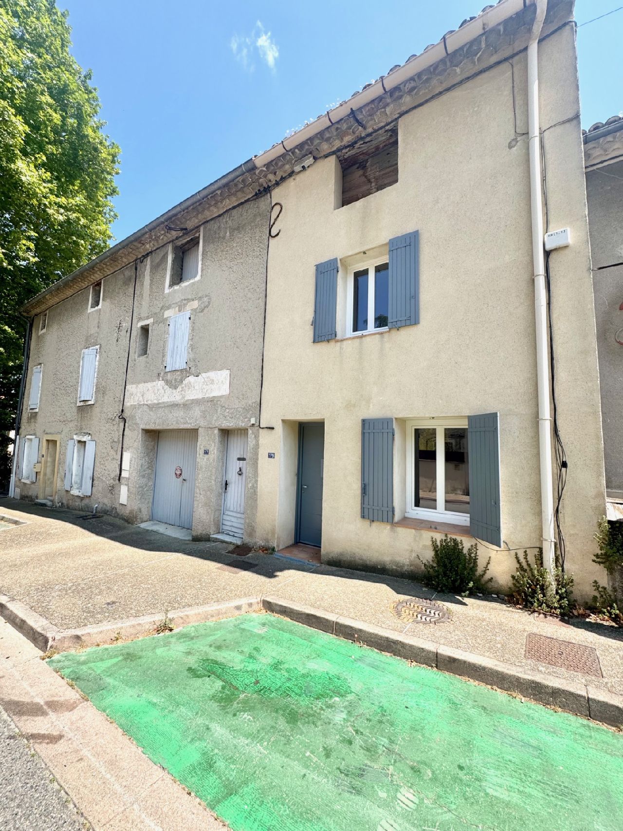 5 MIN VAISON - Jolie maison rénovée avec cour