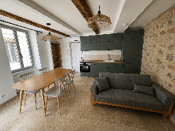 Vaison centre - T2 meublé et rénové avec loggia et climatisa - image n°1