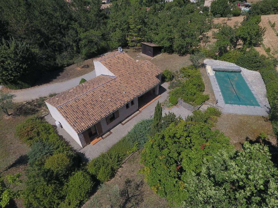 15 MN DE VAISON LA ROMAINE - BELLE VILLA AVEC PISCINE AU CALME