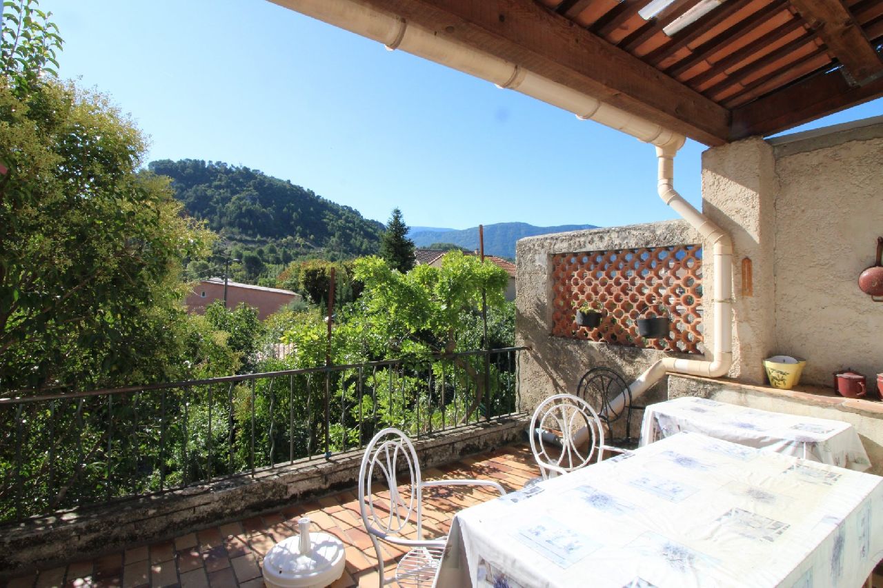 BUIS LES BARONNIES - MAISON DE VILLAGE AVEC JARDIN