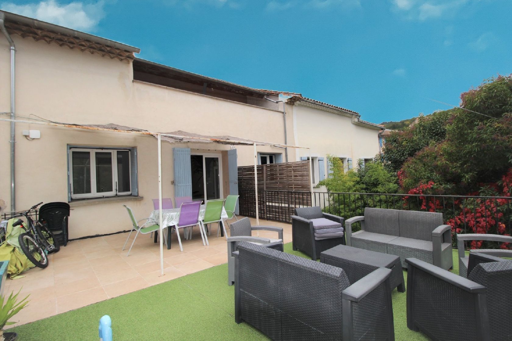 MALAUCENE - APPARTEMENT 120M2 RÉNOVÉ AVEC TERRASSE