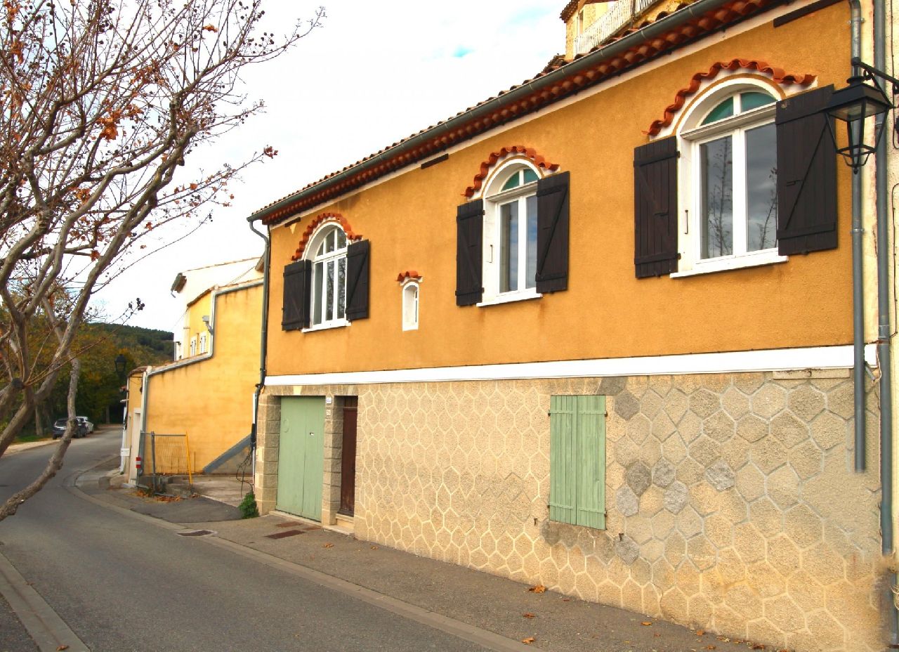 VINSOBRES - MAISON DE VILLAGE AVEC VUE A RENOVER