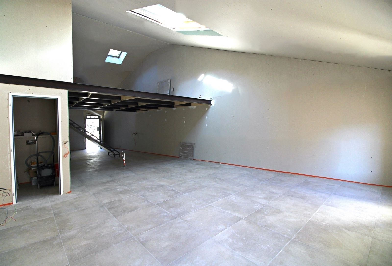 NYONS - LOFT NEUF PROCHE CENTRE