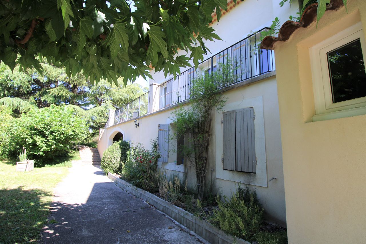 BUIS-LES-BARONNIES - BELLE VILLA AVEC GITE INDÉPENDANT 