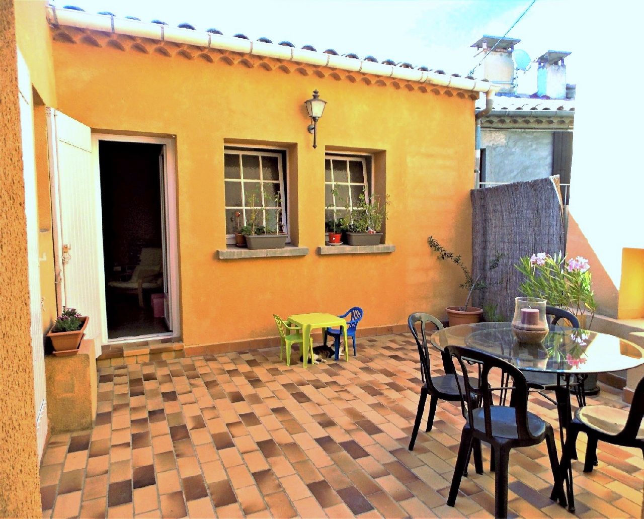 3 MN DE VAISON - MAISON DE VILLAGE AVEC EXTERIEUR