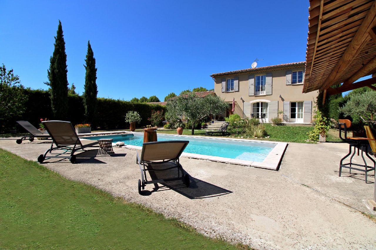 SECTEUR DENTELLES - JOLIE VILLA AVEC PISCINE ET STUDIO