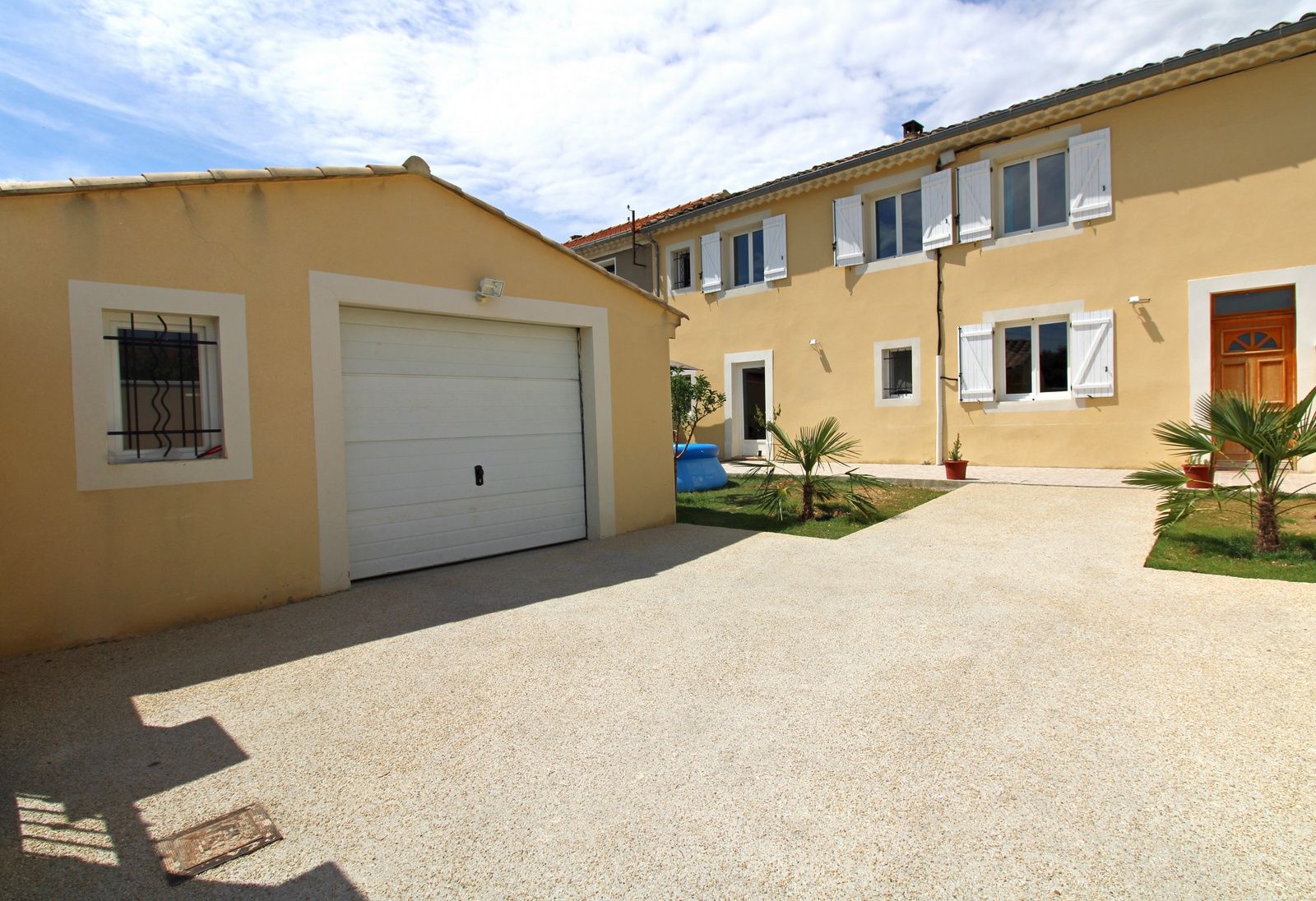 15 MN DE NYONS - MAISON DE VILLAGE AVEC JARDIN ET GARAGE