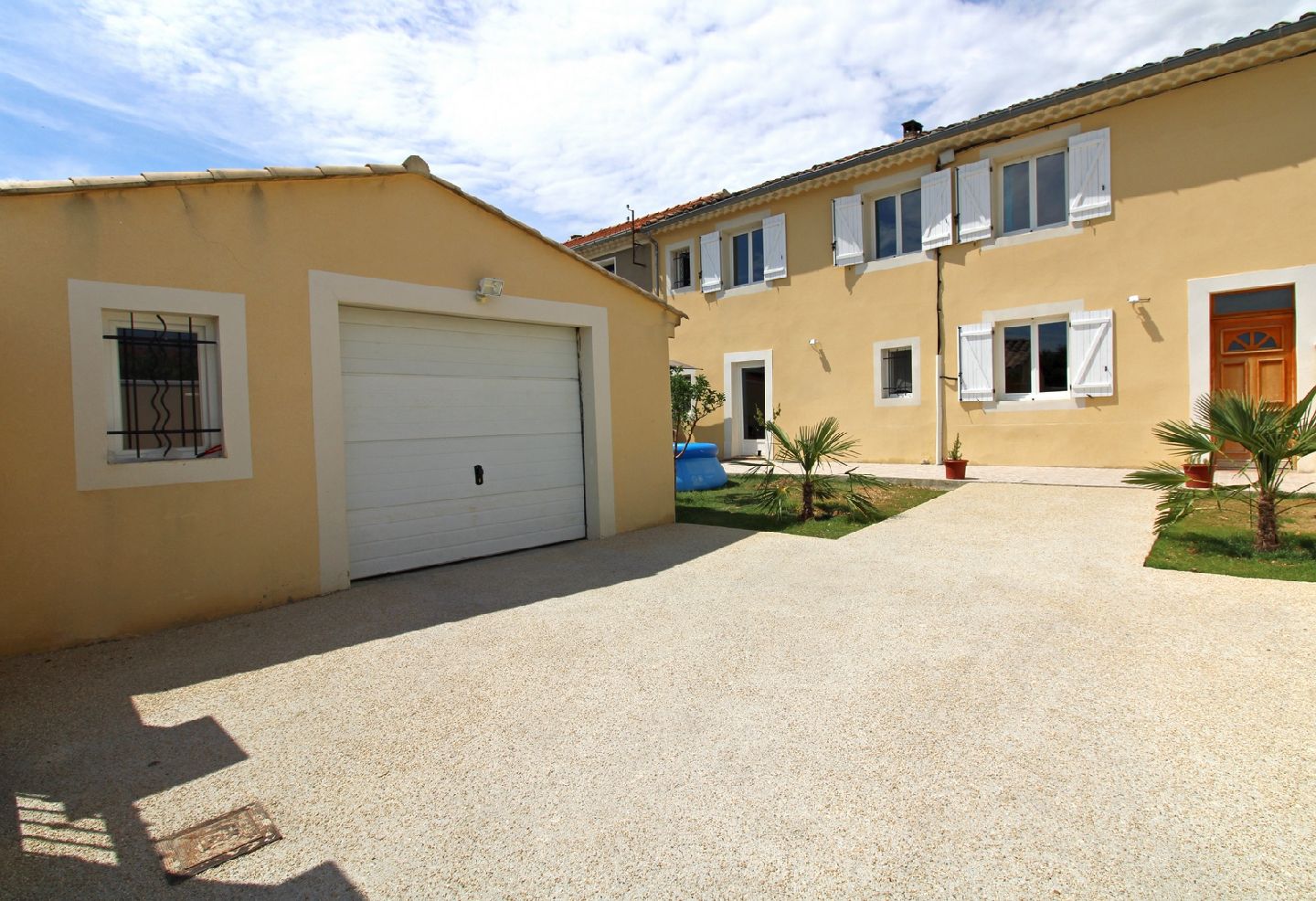 15 MN DE NYONS - MAISON DE VILLAGE AVEC JARDIN ET GARAGE