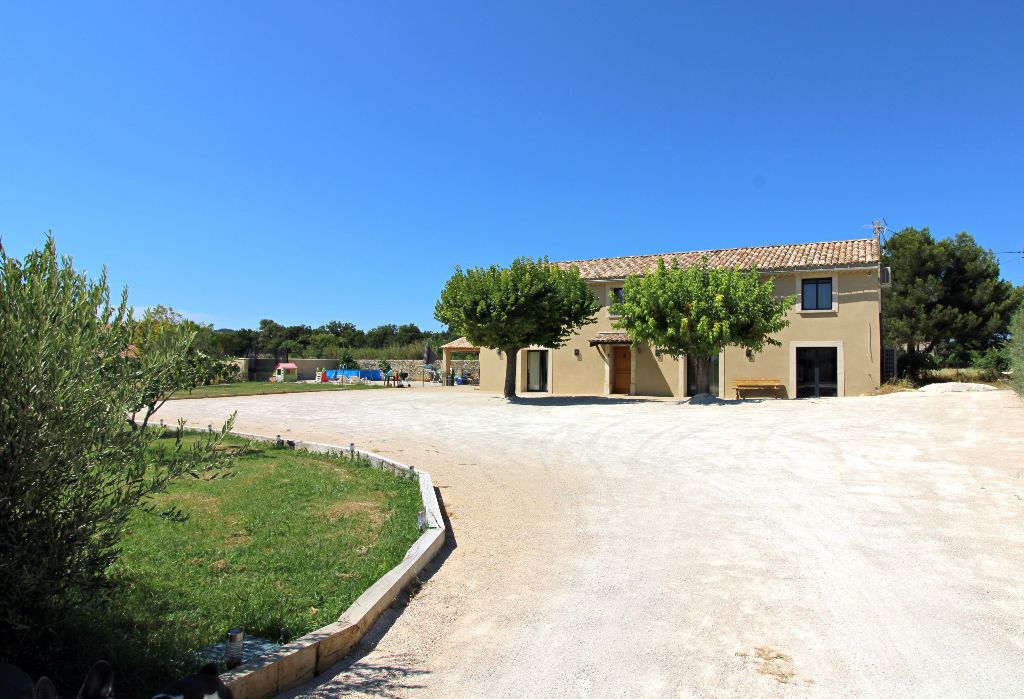 7 MN DE VAISON - PROPRIETE RENOVEE DE 220 m2 - image n°1