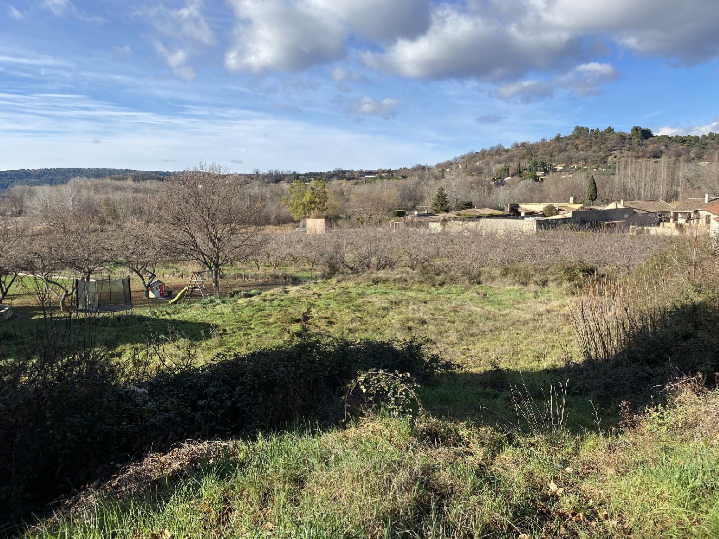 MOLLANS SUR OUVEZE - TERRAIN A BATIR DE 945m2