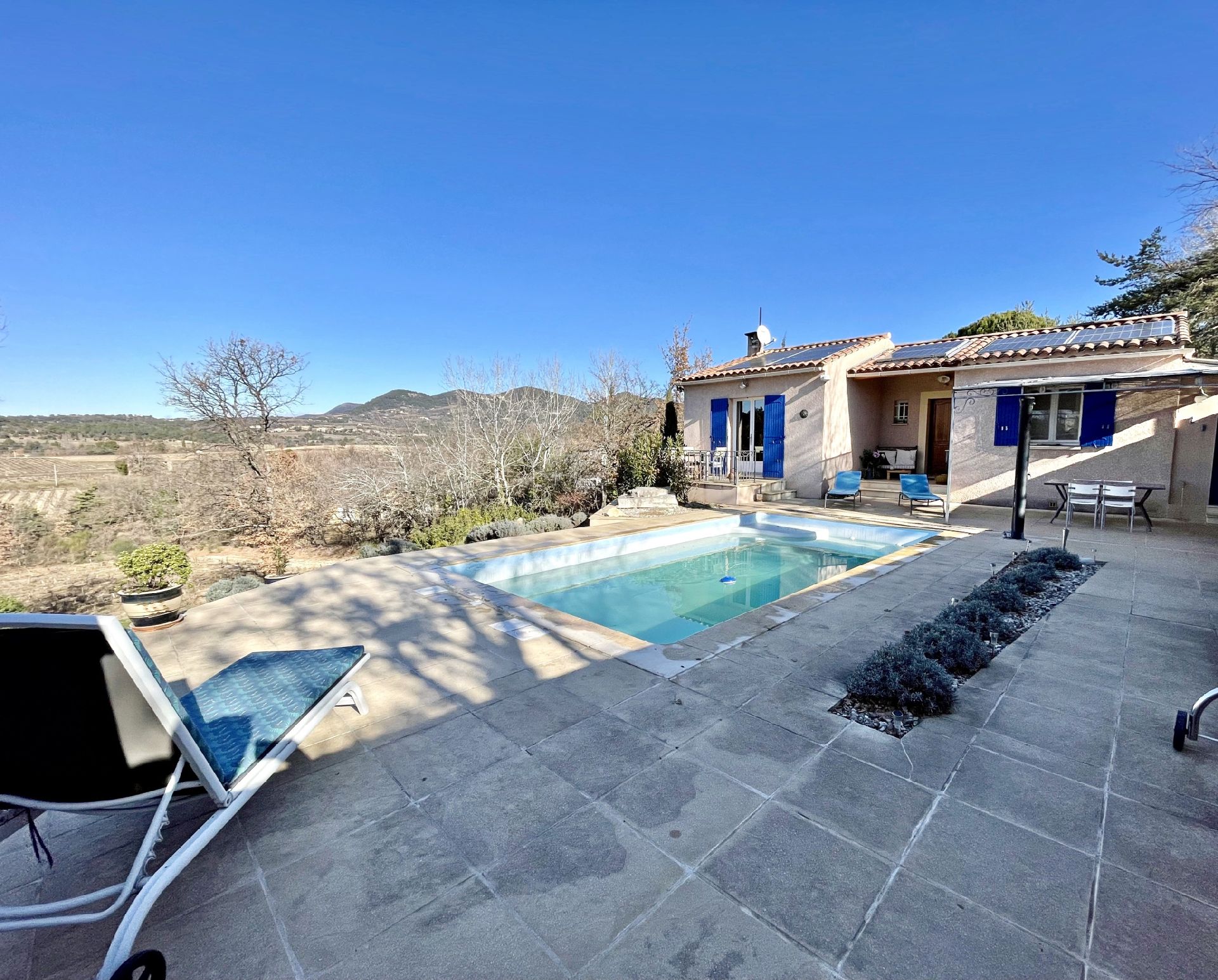 15 MN DE VAISON - VILLA AVEC PISCINE ET VUE