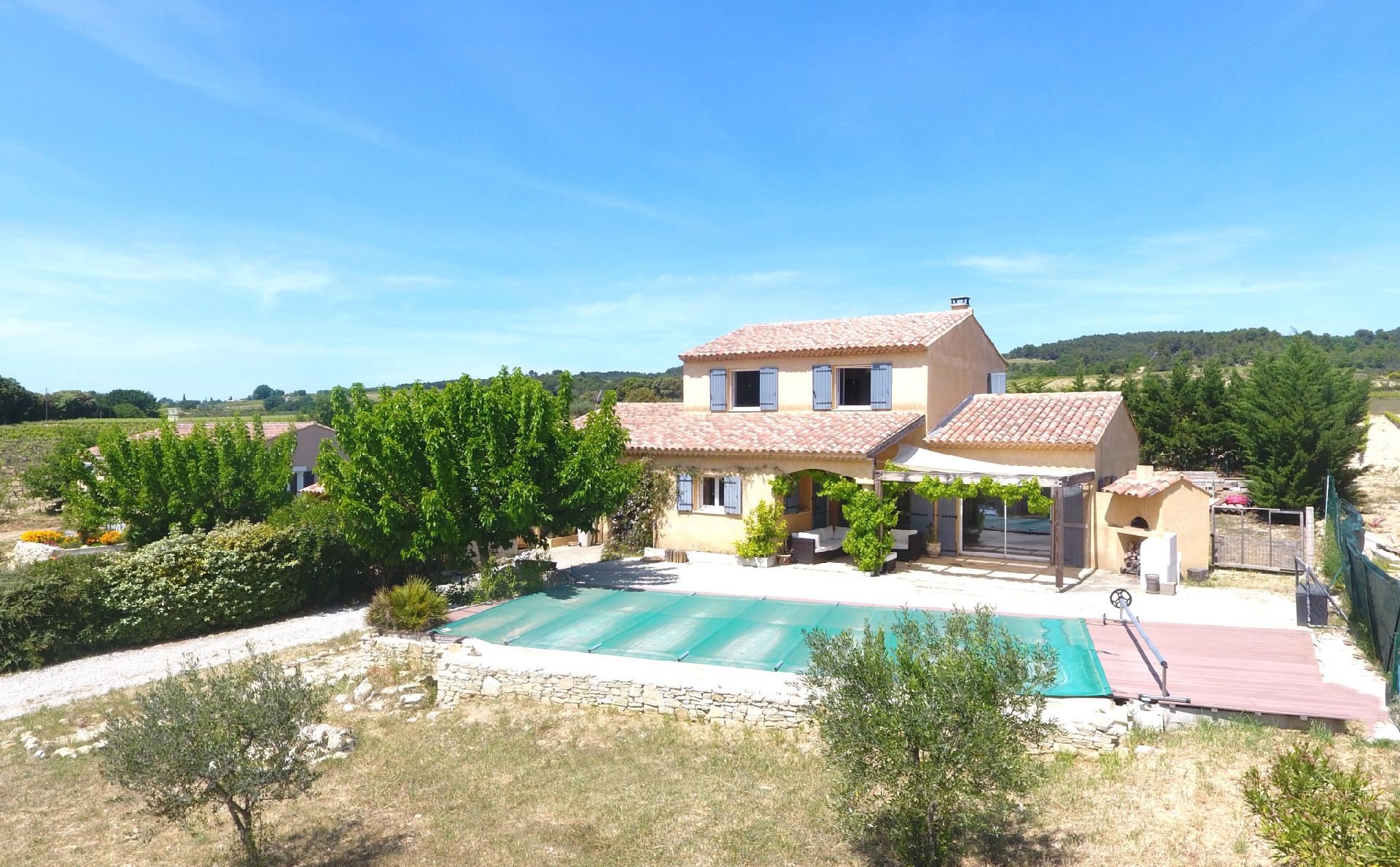 10 MN DE VAISON   VILLA AVEC VUE, GITE ET PISCINE