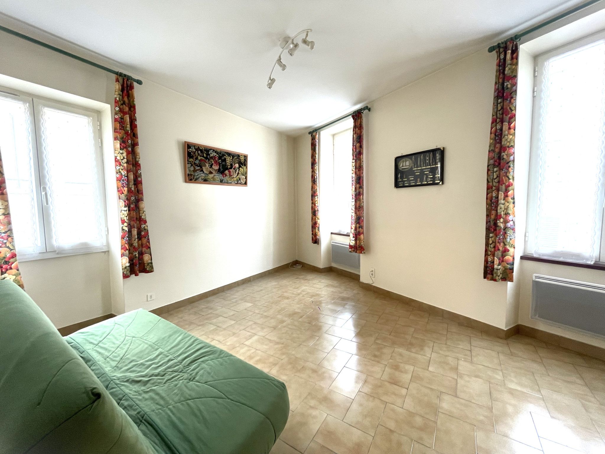 VAISON CENTRE - APPARTEMENT T2 AVEC ASCENSEUR