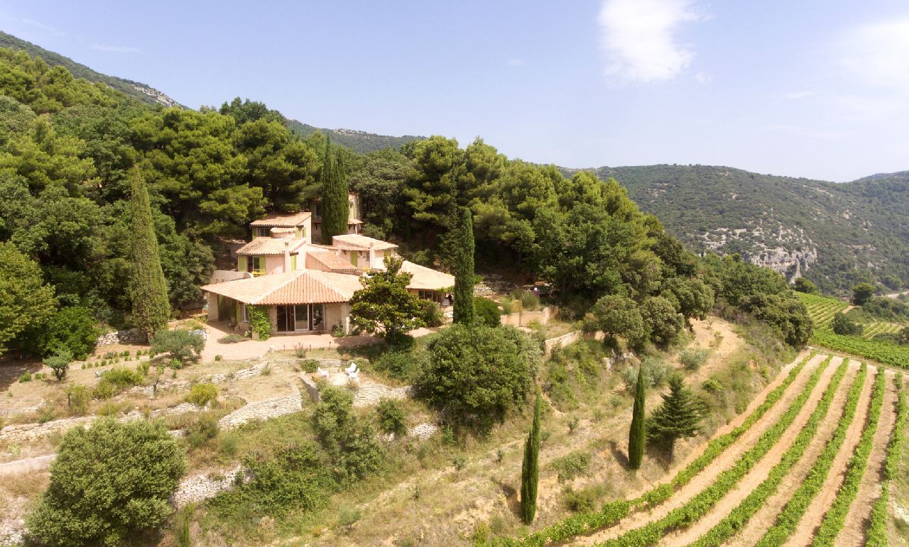 SECTEUR DENTELLES - MAISON D'ARCHITECTE EN POSITION DOMINANT