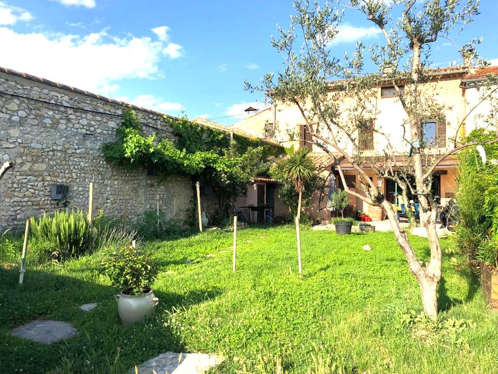 5 MIN VAISON - CHARMANTE MAISON AVEC JARDIN