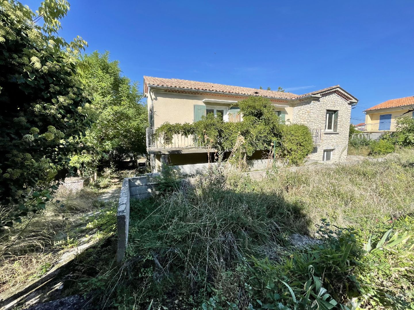 VAISON CENTRE - MAISON AVEC JARDIN ET GARAGE