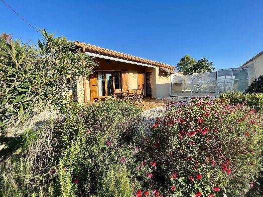 ENTRE VAISON ET NYONS - MAISON DE PLAIN PIED, PISCINE, VUE V - image n°1