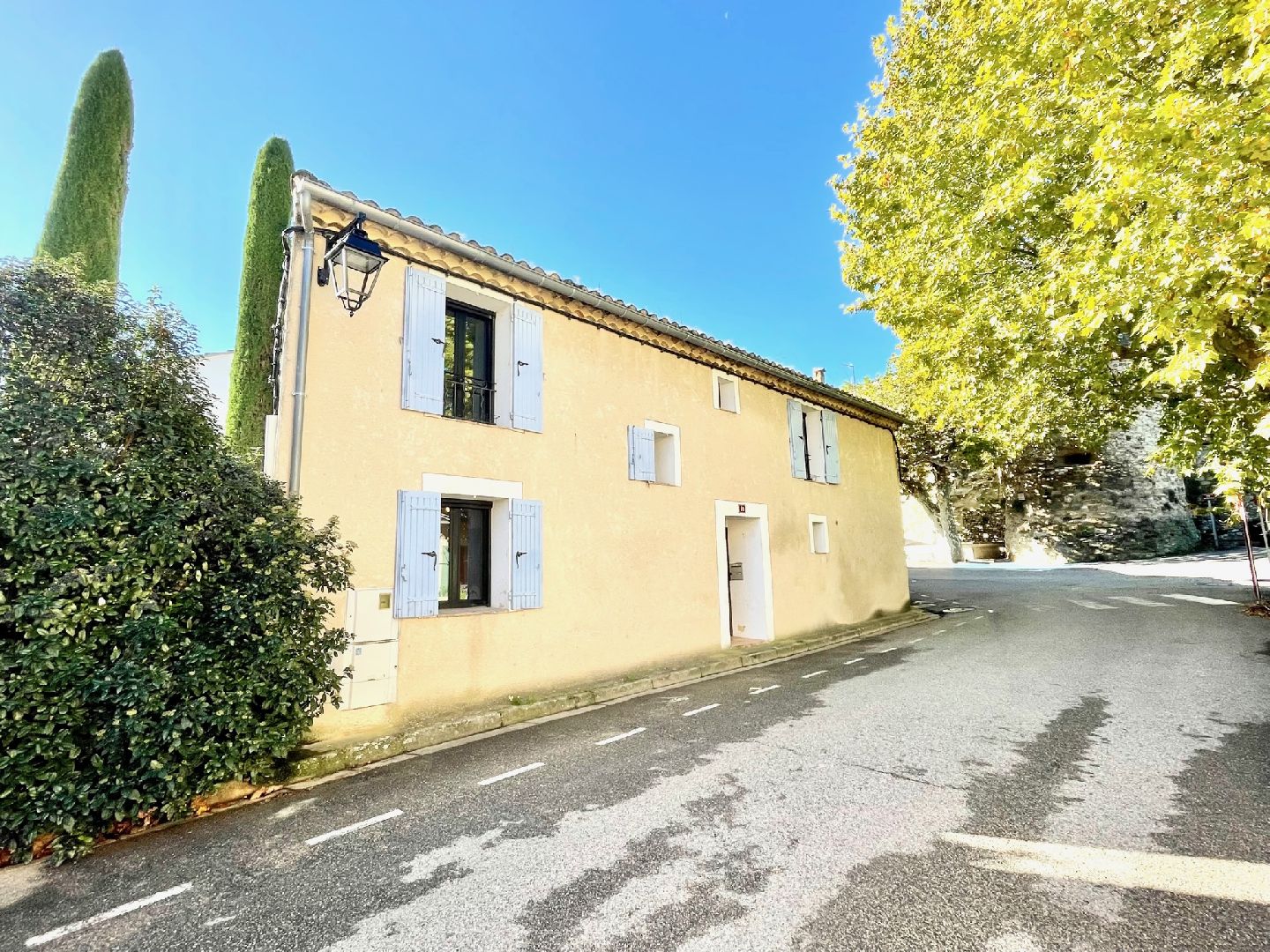 5 MINUTES DE VAISON - MAISON AVEC TERRASSE ET GARAGE