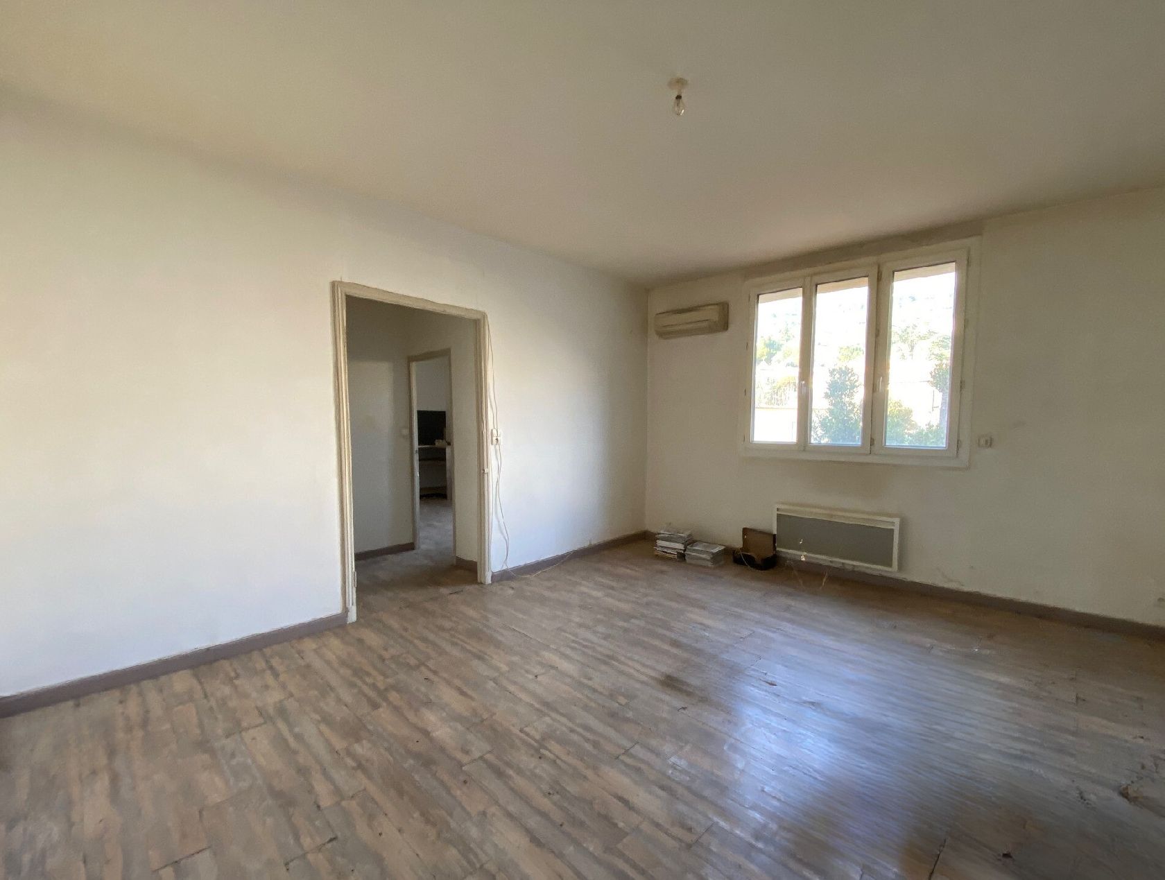 BUIS LES BARONNIES - APPARTEMENT T3 CENTRE VILLE