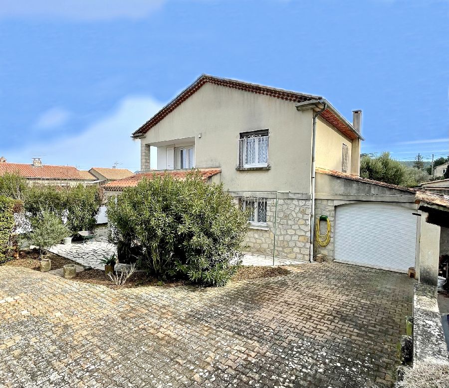 VAISON CENTRE - MAISON AVEC GARAGE ET JARDIN CLOS