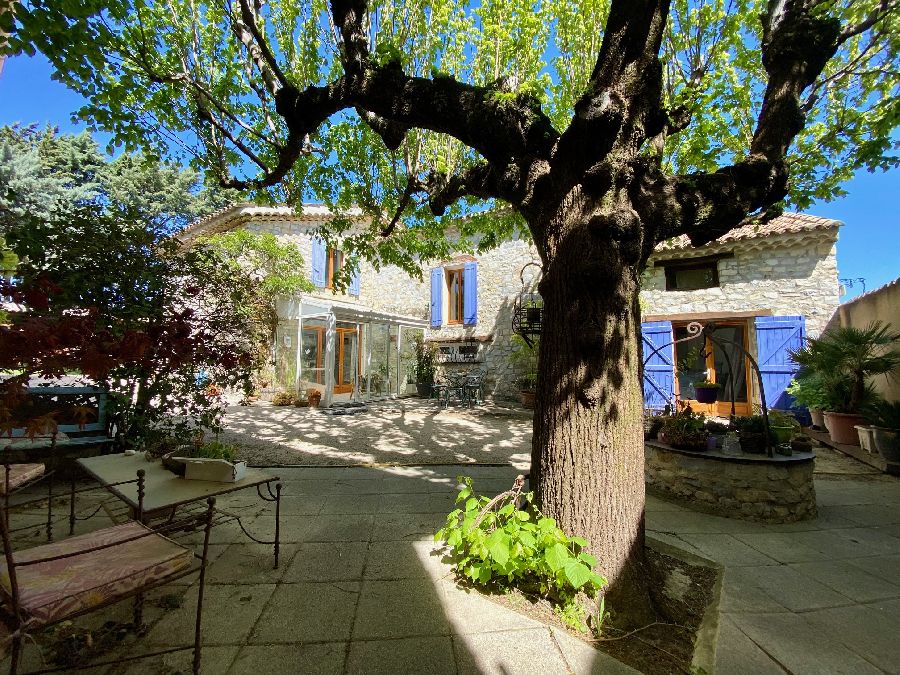 VAISON - ENSEMBLE IMMOBILIER - MAISON PIERRE