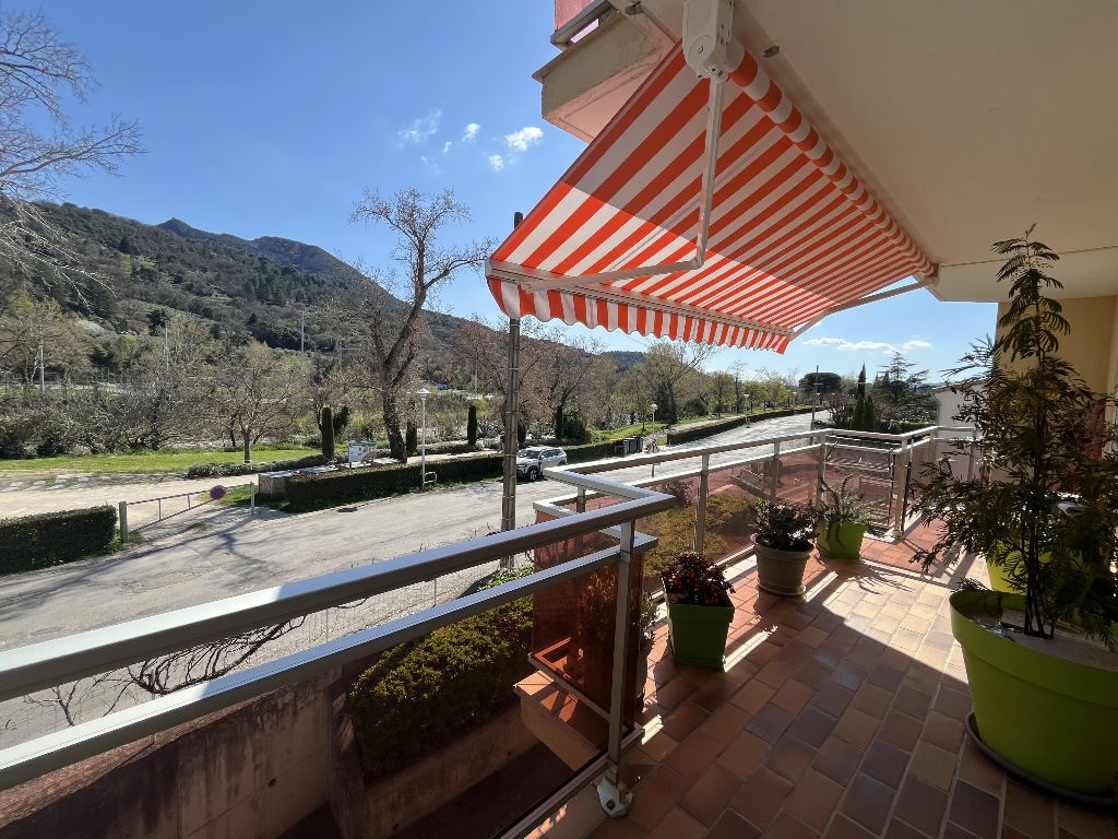 NYONS CENTRE   APPARTEMENT AVEC TERRASSE ET VUE