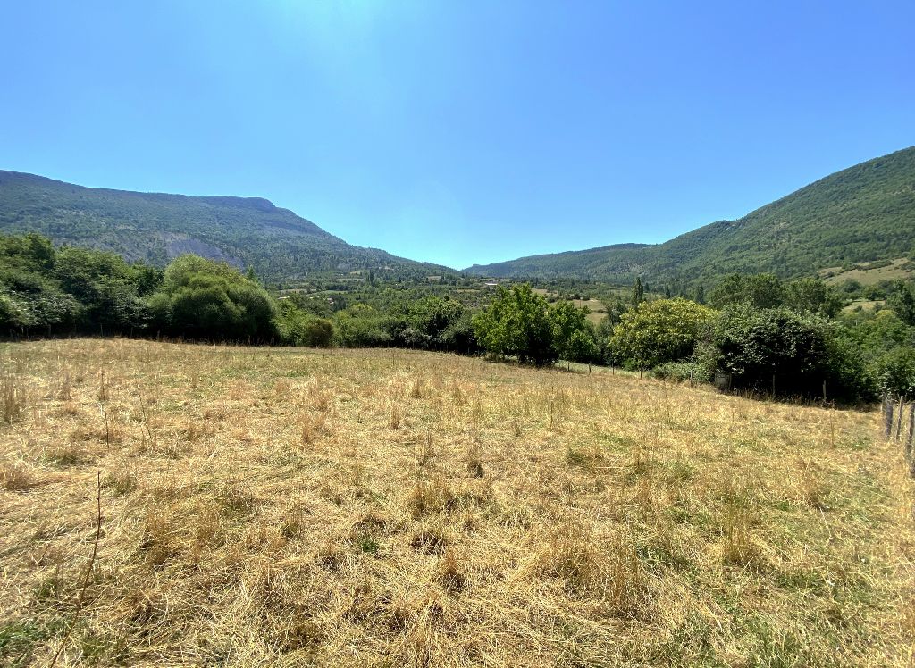 15MN DE BUIS LES BARONNIES - BEAU TERRAIN CONSTRUCTIBLE AVEC