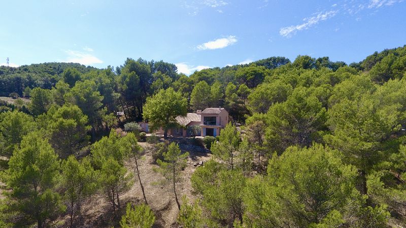 ENTRE VAISON ET NYONS - VILLA  DE 150 M2 SUR TERRAIN DE 1850 - image n°1