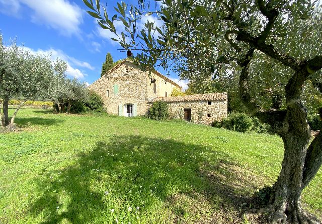 15MN DE VAISON - BEAU MAS PROVENÇAL AVEC VUE ET PISCINE - image n°1