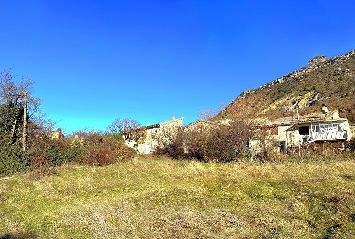 LA ROCHE SUR LE BUIS - JOLI TERRAIN AVEC VUE DE 764M2 - image n°1