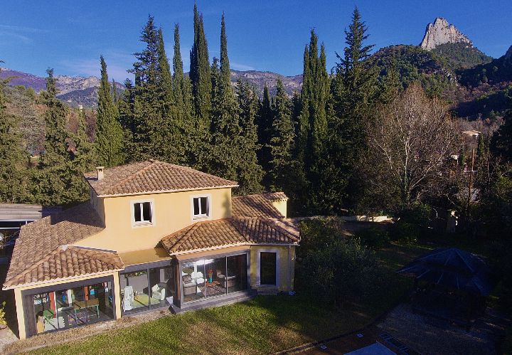 Buis Les Baronnies-villa 209 m2 avec piscine - image n°1