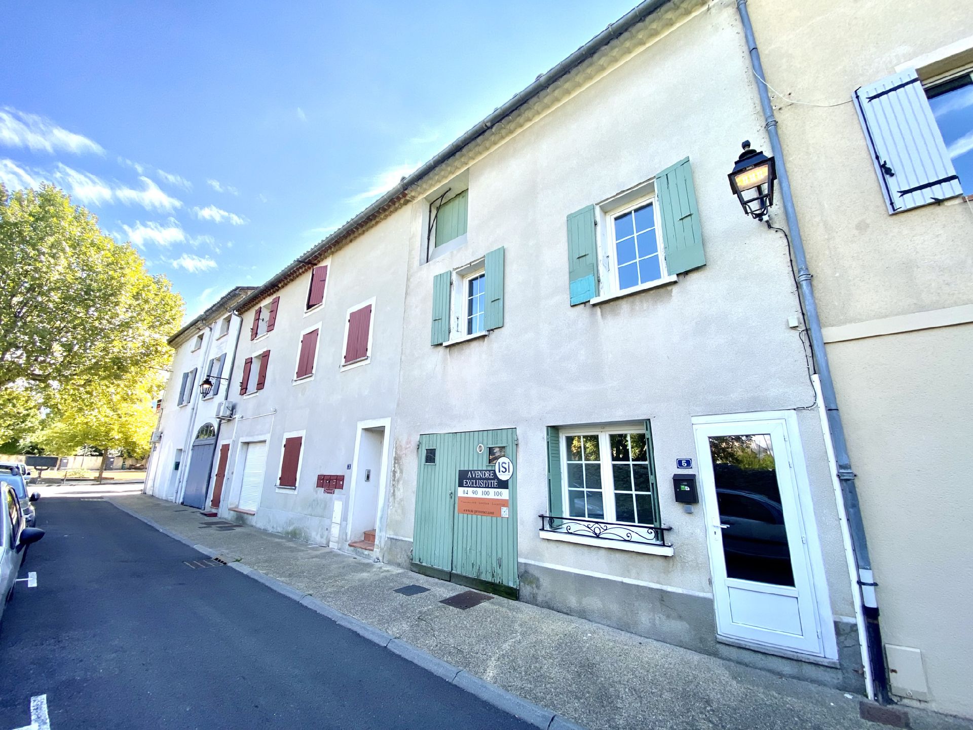 CENTRE DE MALAUCENE - MAISON DE VILLAGE 215M2 AVEC GARAGE