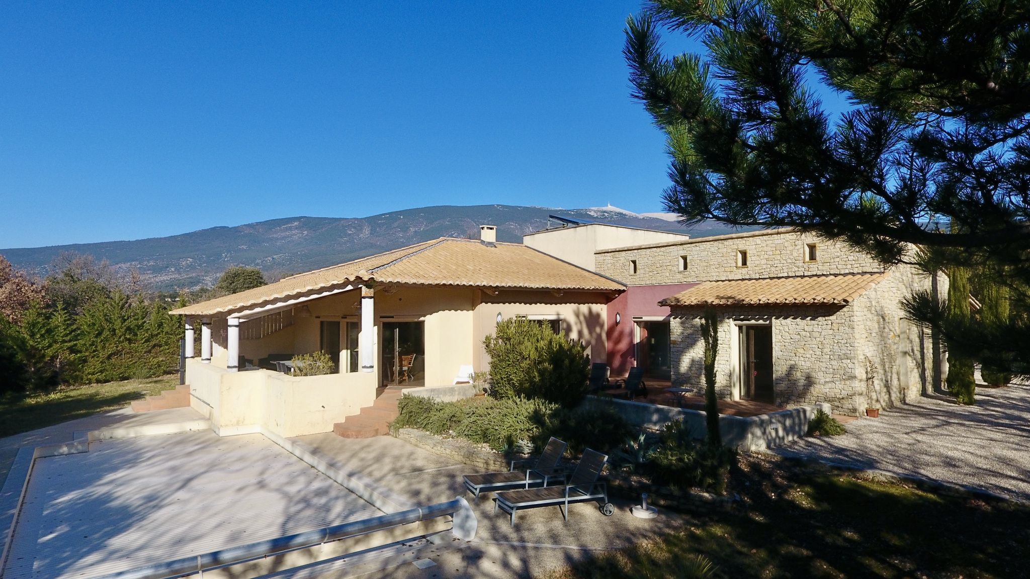 SECTEUR VENTOUX - MAISON D'EXCEPTION AVEC PISCINE ET GITE - image n°1