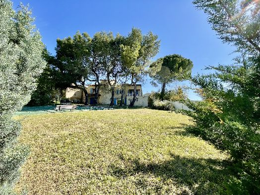 VAISON LA ROMAINE - FERME RENOVEE AVEC PISCINE ET DEPENDANCE - image n°1