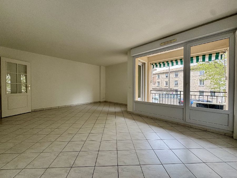 VAISON CENTRE - APPARTEMENT T3 DE 69 M2 - image n°1