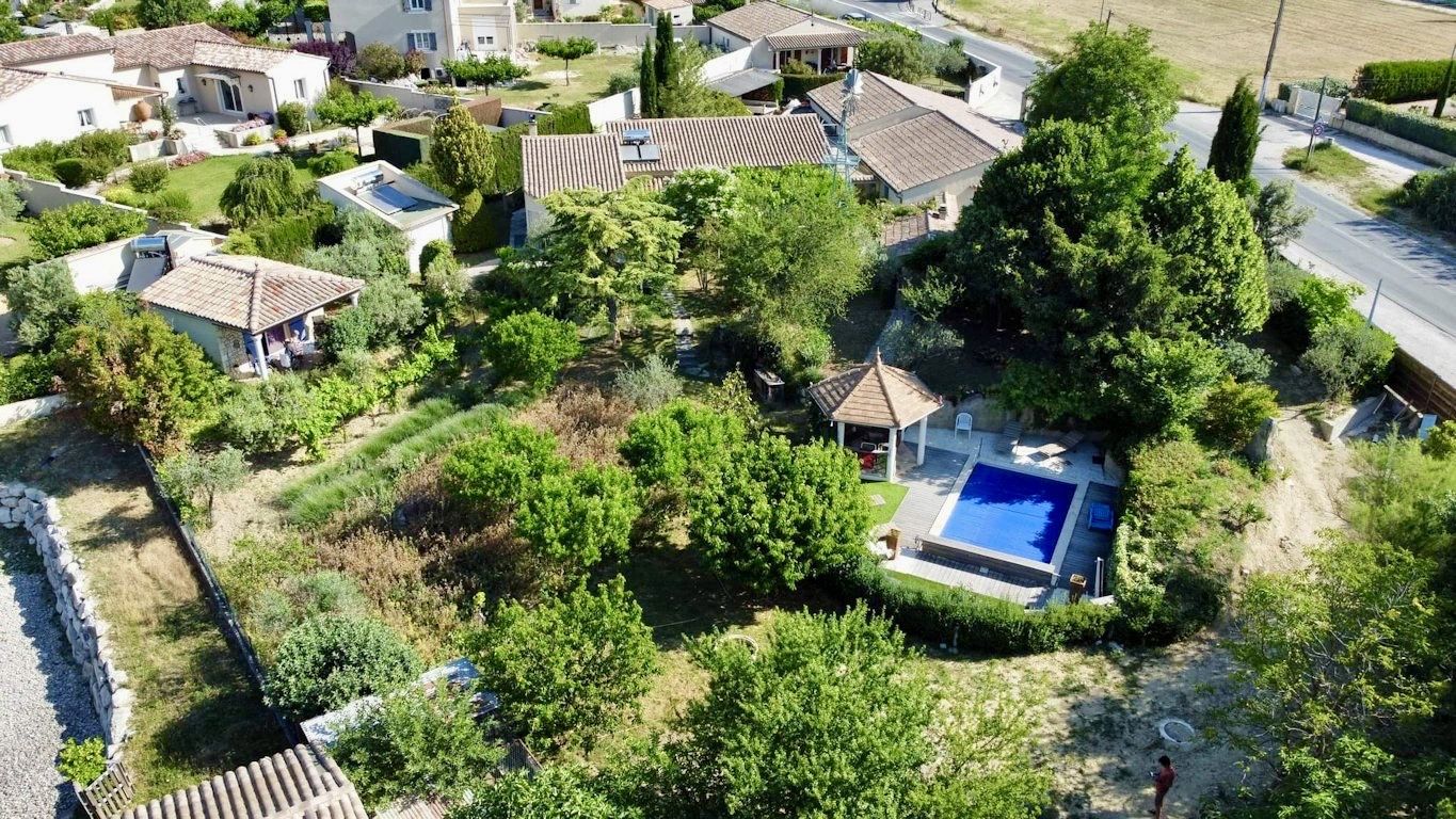VAISON LA ROMAINE - ENSEMBLE IMMOBILIER DE TOURISME AVEC PIS