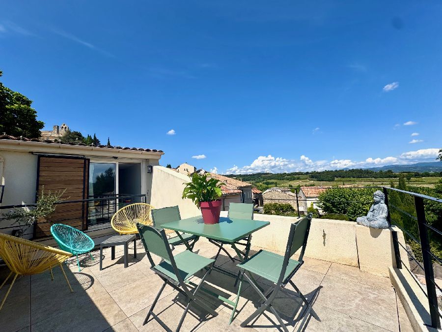 MAISON ATYPIQUE AVEC VUE - SECTEUR DENTELLES - image n°1