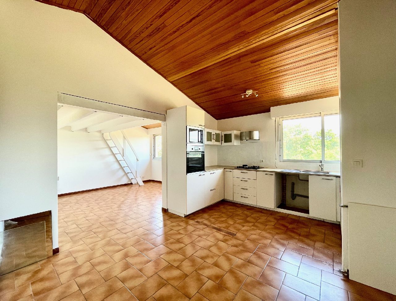 VAISON CENTRE - APPARTEMENT T2 VUE VENTOUX