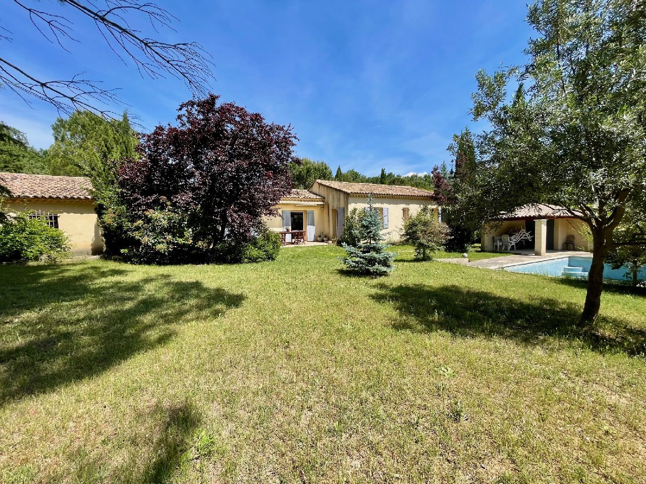 VAISON LA ROMAINE - VILLA DE PLAIN PIED AVEC PISCINE