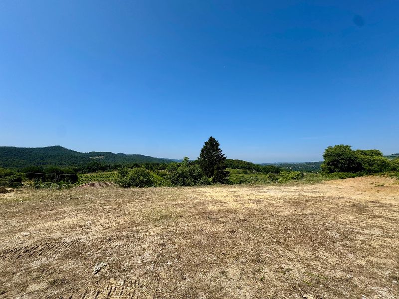 5 MIN VAISON - TERRAIN VUE DOMINANTE / PERMIS ACCEPTE - image n°1