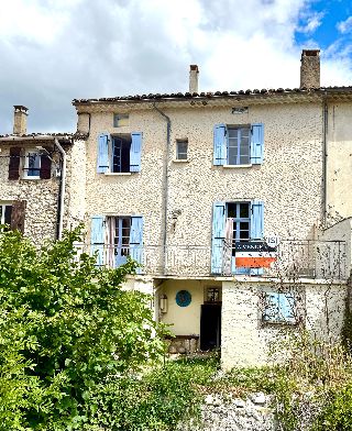 REMUZAT - MAISON DE VILLAGE SPACIEUSE / TERRASSE / JARDINET - image n°1