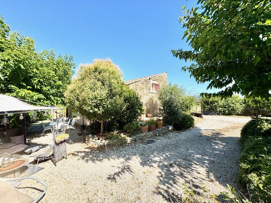 Mazet en pierre vue 360 - Proche Vaison