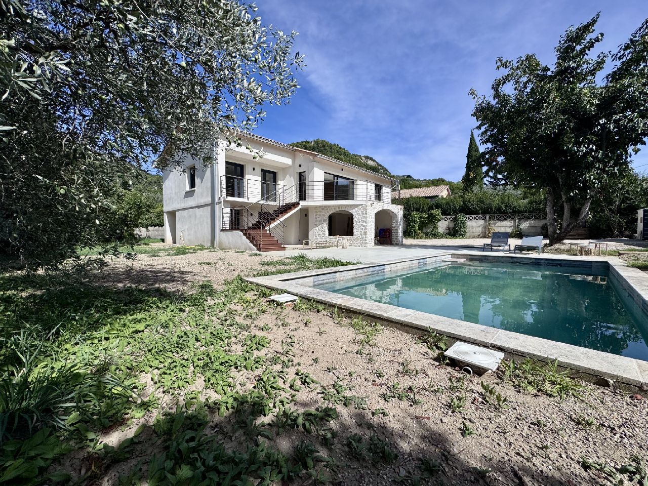 BUIS-LES-BARONNIES - MAISON RÉNOVÉE AVEC PISCINE