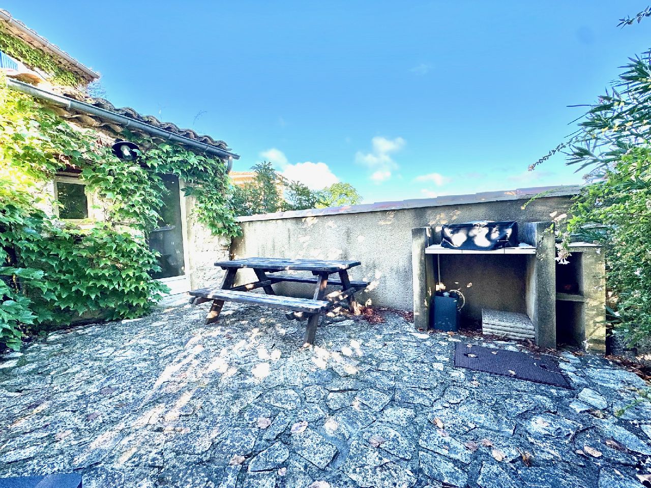 MAISON RENOVEE A 5 MIN DE VAISON LA ROMAINE AVEC JARDIN ET P
