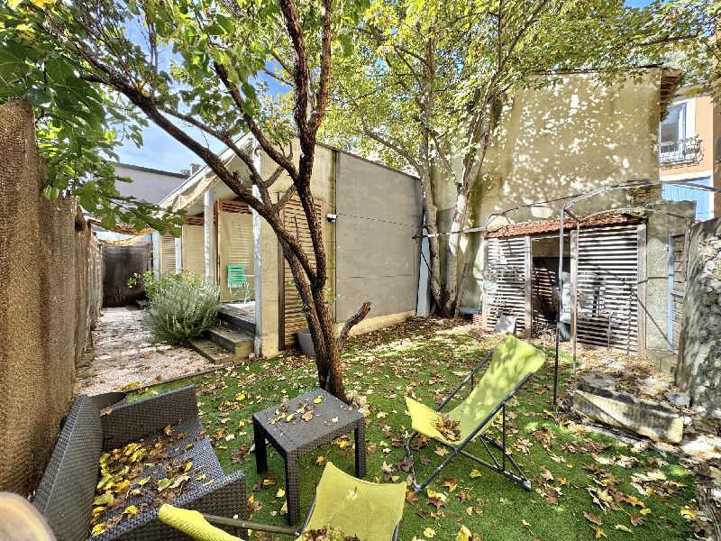 NYONS - ENSEMBLE DE 3 STUDIOS - JARDIN